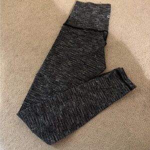 Lululemon wunder under pants size 8 EUC pique